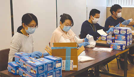 Back to the outbreak in February 2020, DoJ pioneered a fund-raising and volunteer campaign to purchase badly needed anti-epidemic items to support vulnerable groups in society. Over 70 staff members of DoJ participated either by donating money (of some $120,000) or taking part in the packaging of the anti-epidemic items. The anti-epidemic items were donated to four non-governmental organisations (NGOs) in March and May 2020 respectively.  DoJ sustained its effort and initiated another fund-raising campaign for an NGO in March and April 2022. Again, over $100,000 was raised through donation within DoJ to support the under-priviledged groups hard hit by the fifth wave through provision of food packs and lunch boxes.