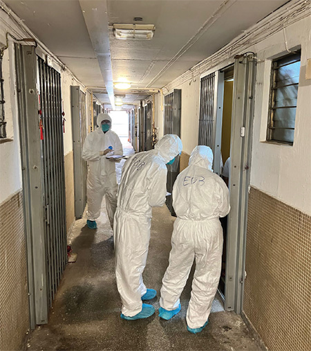 Since the outbreak of the fifth wave of epidemic in the community in early 2022, EDB and its entirety has spared no efforts in actively participating in anti-epidemic work. Just within two months from March to May 2022, EDB had co-ordinated, led and conducted a total of 13 "RTD"operations, involving 1,200 staff.